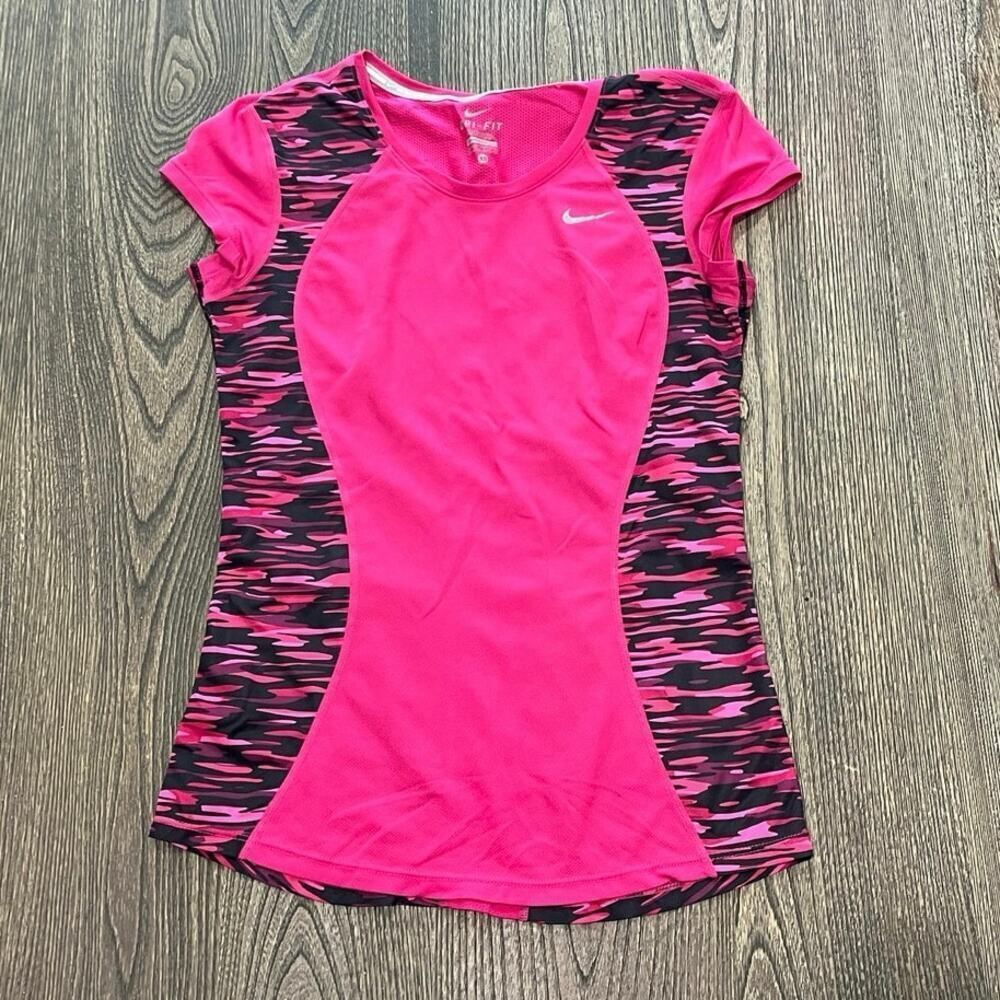 Nike Women’s Dri-Fit T-Shirt Cap Sleeve Crew Neck Camo Print Pink Size Xs